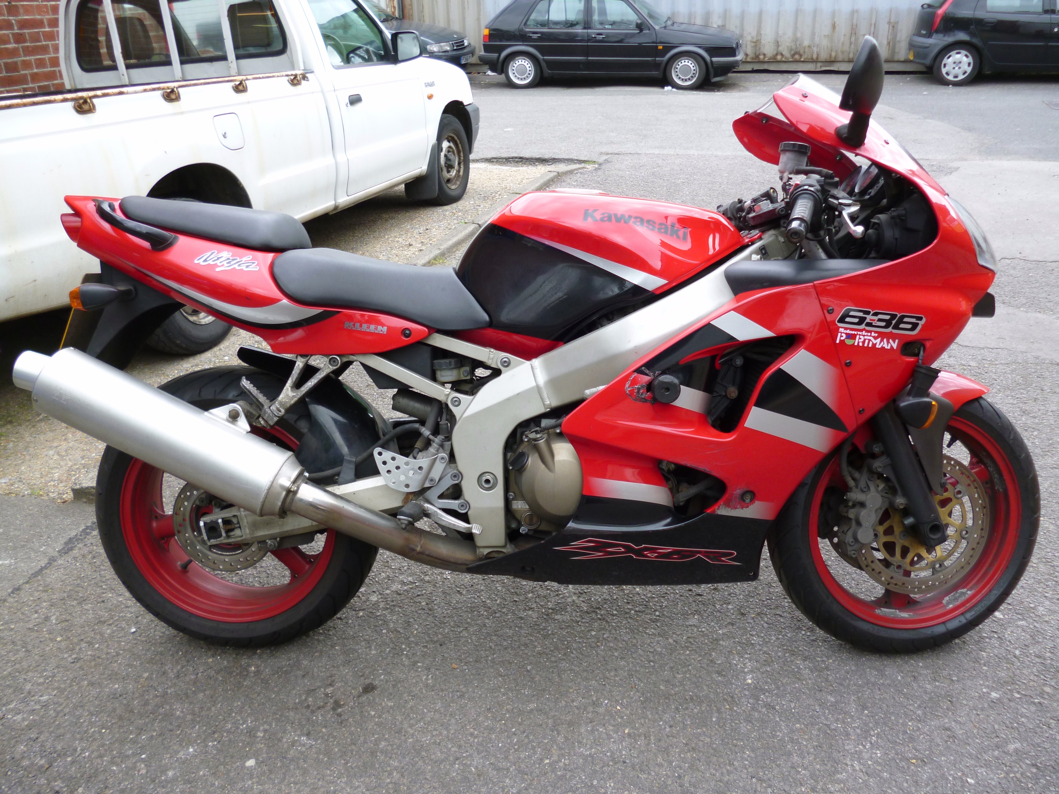 2003 ZX6R A1P breaking for spares ZX636