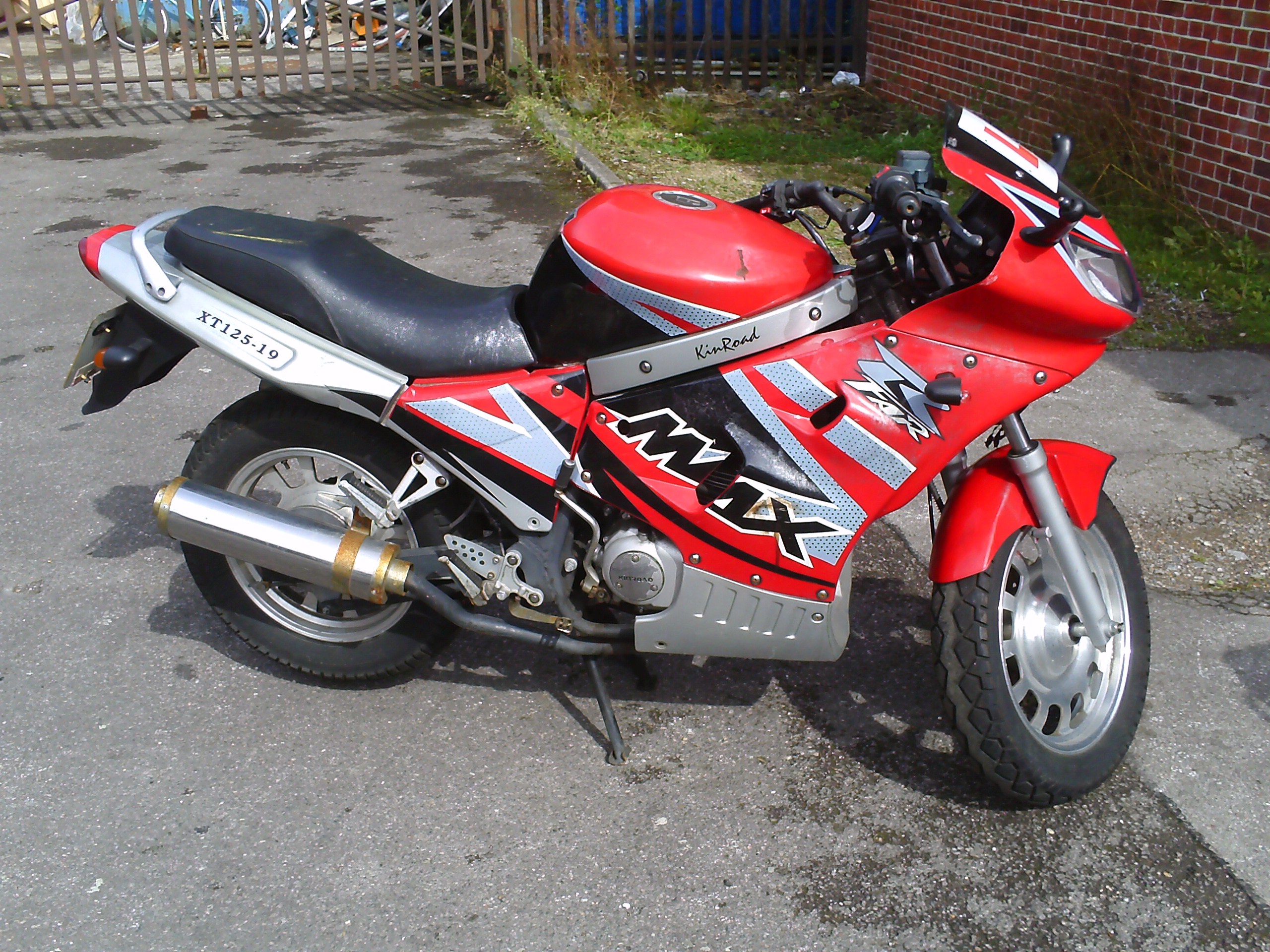 Kin Road XT125-19 Breaking