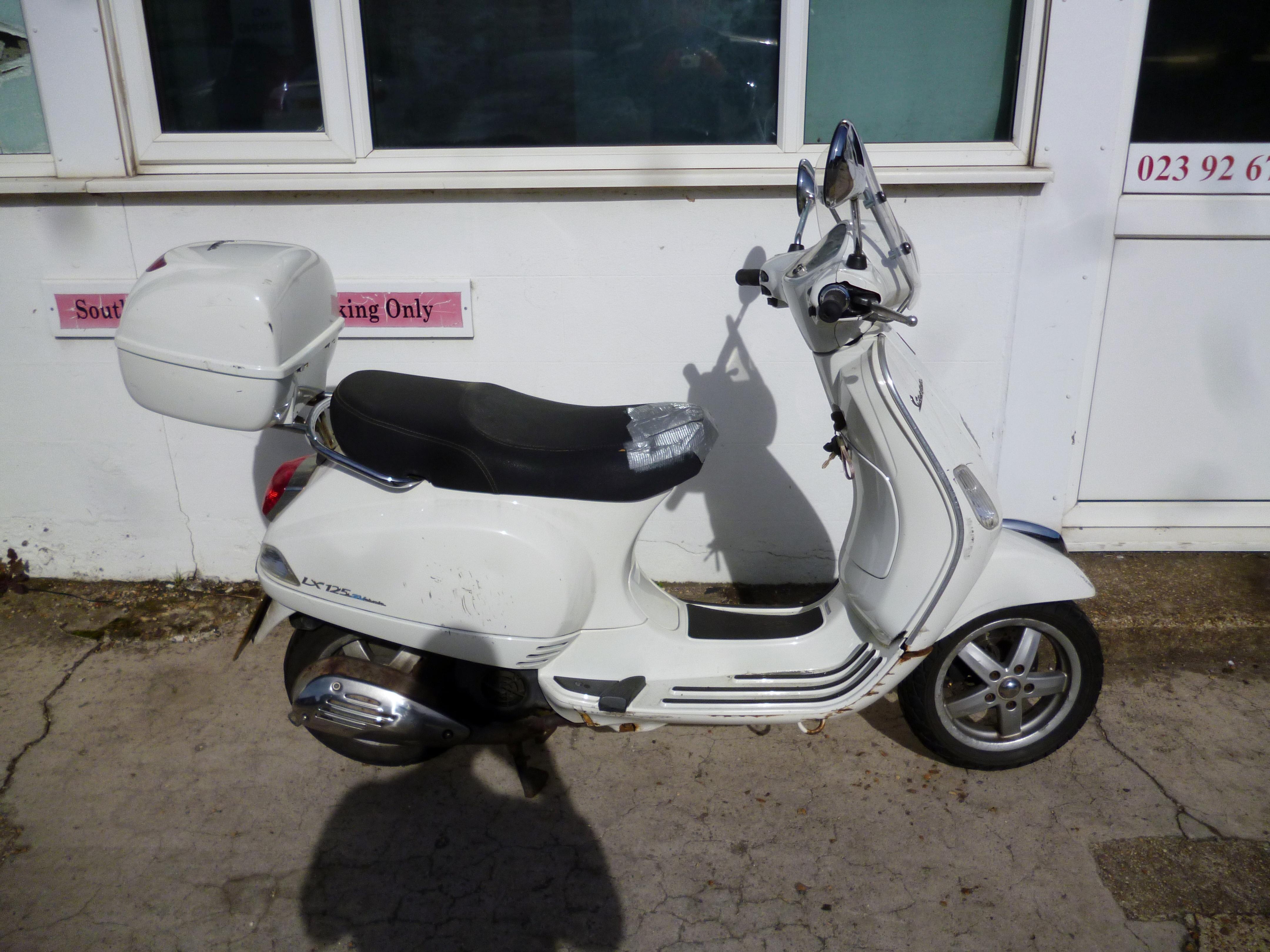Vespa LX125 3V Ie 2012 breaking for spares portsmouth