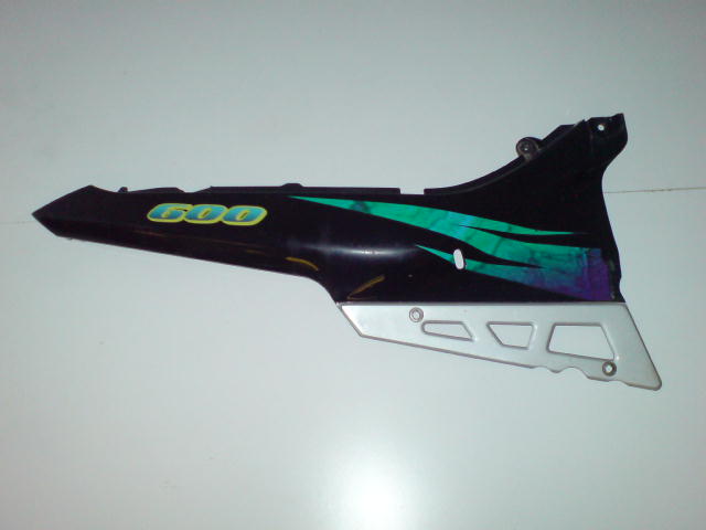 GSX600F Right Rear Side Panel - www.southernbikespares.co.uk